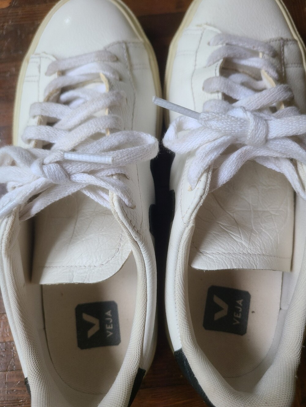 Veja Campo Low-Top Sneaker in White with Black V - Picture 6 of 10